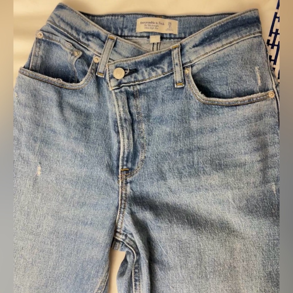 Curve Love Ultra High Rise 90s Straight Jean Size 2 Short